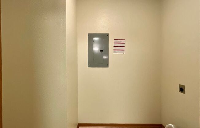 1 bed, 1 bath, 843 sqft, $990, Unit 05-301