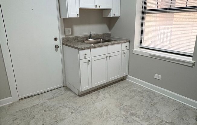 1 bed, 1 bath, 670 sqft, $1,125, Unit CA 137-1S