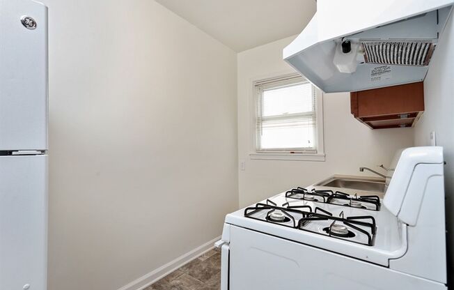 1 bed, 1 bath, 525 sqft, $925, Unit 2129DUN-1