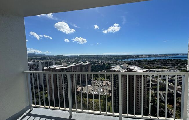 2 beds, 1 bath, $2,500, Unit # 26F