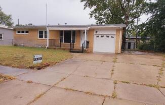 1215 E EL MONTE
