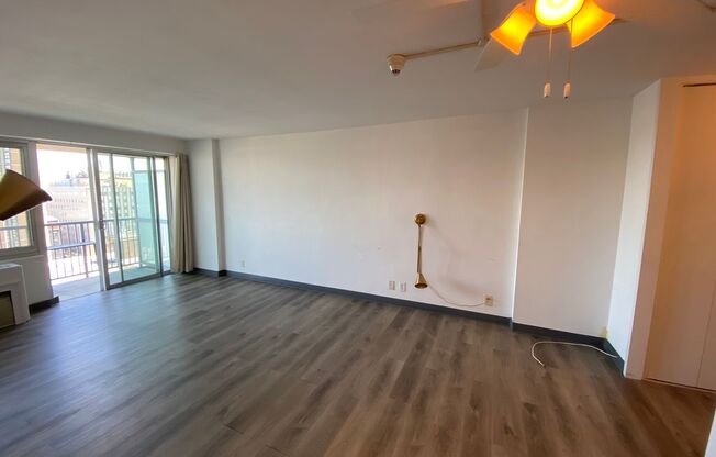Studio Apartment in University Towers w/ Heat + Hot Water Included!