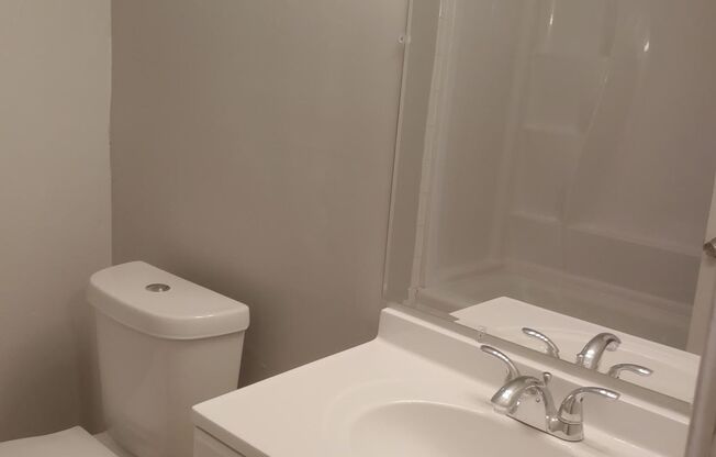 1 bed, 1 bath, 728 sqft, $995, Unit D2