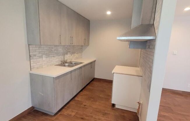 1 bed, 1 bath, $2,400, Unit 1