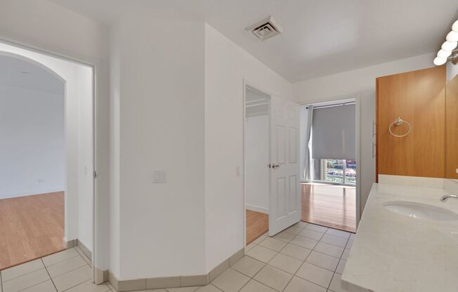 1 bed, 1 bath, $2,000, Unit # 3503