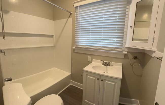 Studio, 1 bath, $1,365, Unit H