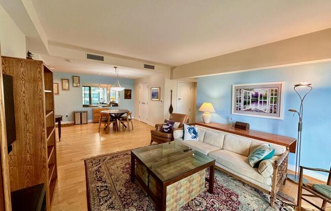 2 beds, 2 baths, 1,315 sqft, $4,500