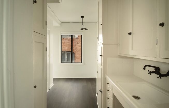 1 bed, 1 bath, 780 sqft, $1,933.85, Unit Unit 307