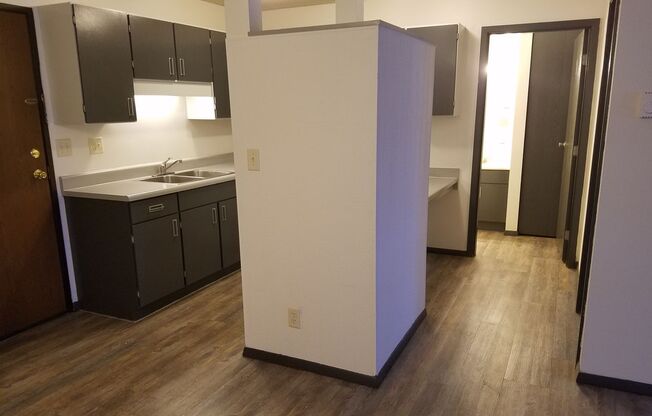 1 bed, 1 bath, $745, Unit 3633 Fairfax Street, 202