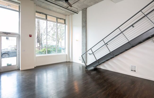 1 bed, 1 bath, 1,005 sqft, $2,795, Unit 102