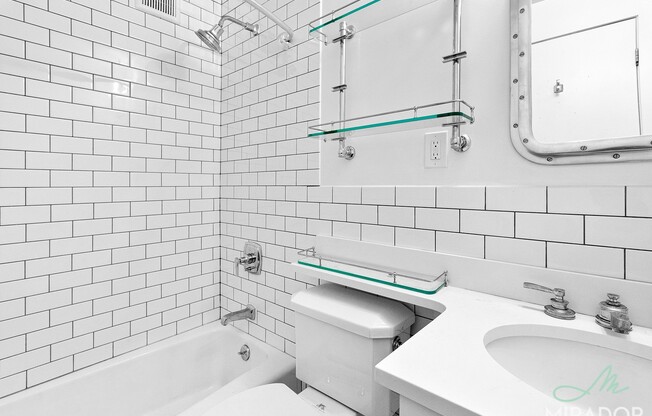 2 beds, 2 baths, $6,300, Unit 25D