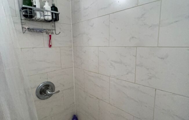 2 beds, 1 bath, $3,999, Unit 5A