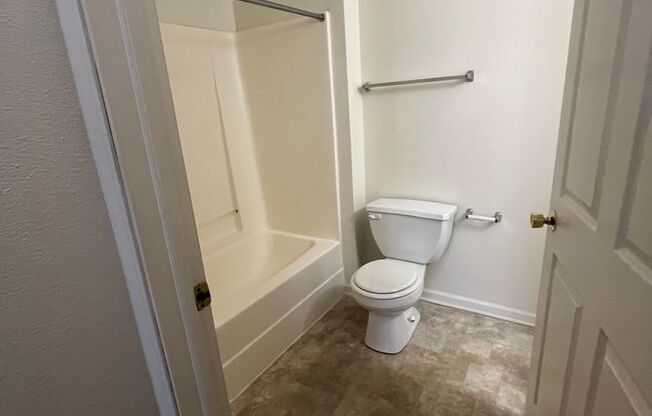 2 beds, 2 baths, 1,080 sqft, $1,189, Unit 84