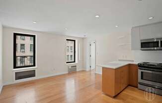 200 E 35 ST