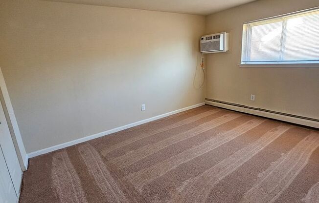 1 bed, 1 bath, 725 sqft, $1,325, Unit H09