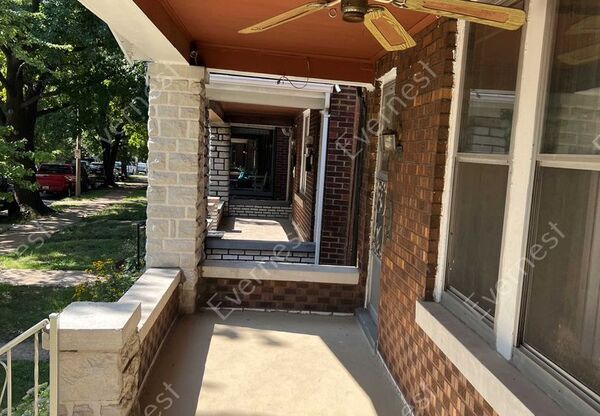 5819 GOENER AVE