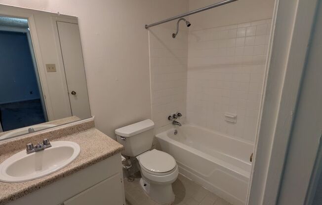 1 bed, 1 bath, 784 sqft, $790, Unit 55-B