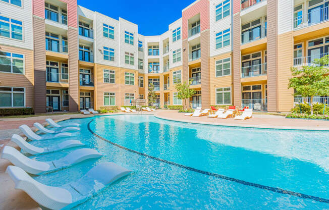 swimming pool at Aspire at 610 apartments