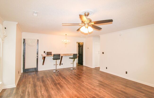 Nice condo is fantastic location!