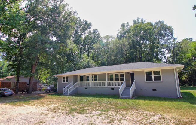 Newly renovated 3 bed, 1/5 bath duplex in East Raleigh - Pet Friendly!