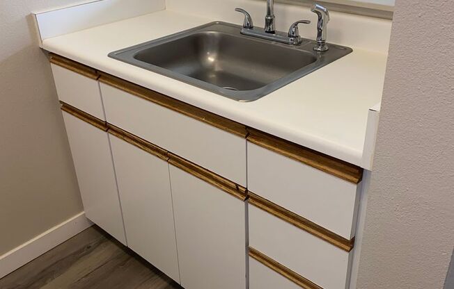 Studio, 1 bath, 462 sqft, $1,250, Unit 305