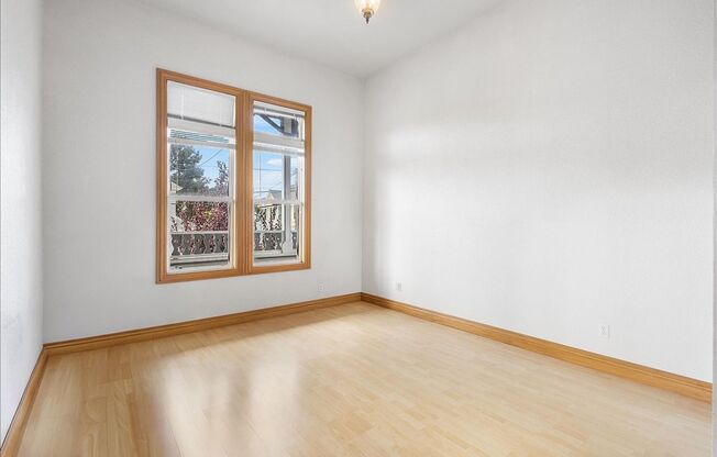 1702 Paru St #B - 4 bedroom | 2 bathroom