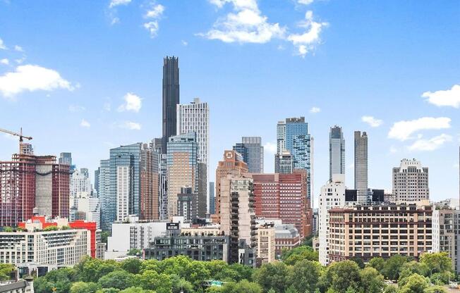 1 bed, 1 bath, 631 sqft, $5,600, Unit 15J