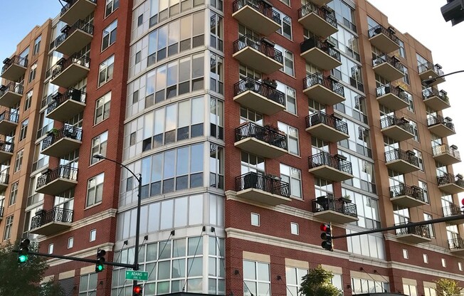 Stunning 2bed/2bath condo in West Loop!