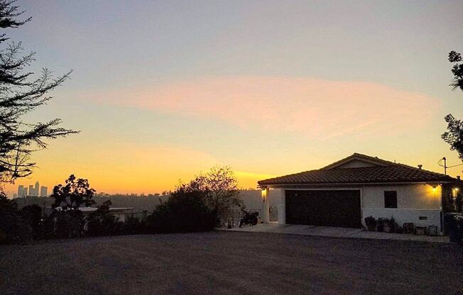 Gorgeous 5 Bed House - Amazing View!