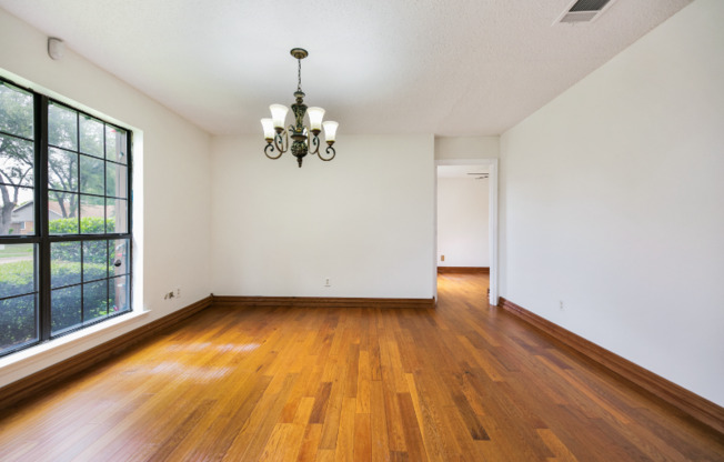 1607 HEATHER GLN CT