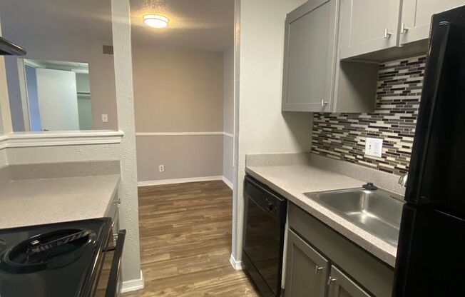 1 bed, 1 bath, 700 sqft, $845, Unit 10A