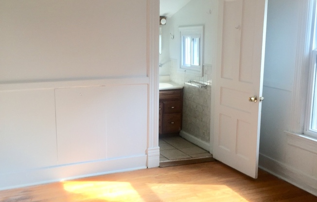 2 beds, 1 bath, $1,350, Unit 1