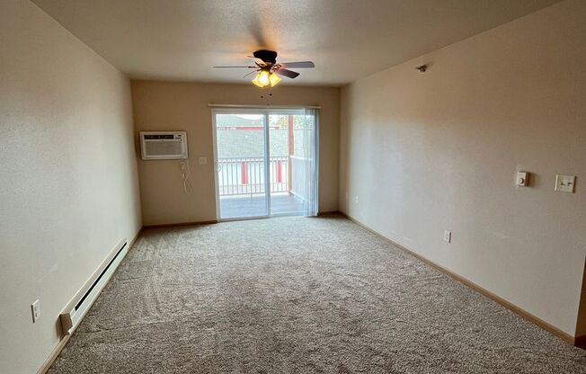 2 beds, 1 bath, 986 sqft, $1,275