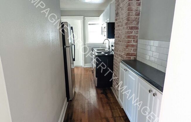 2 beds, 1 bath, 950 sqft, $1,000, Unit 1N