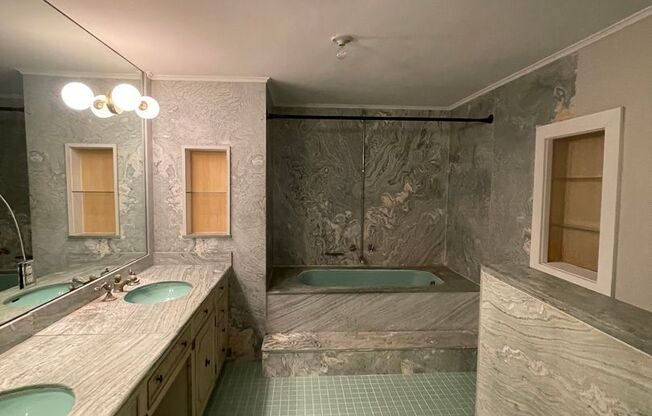 3 beds, 2.5 baths, 2,130 sqft, $3,024, Unit 1200