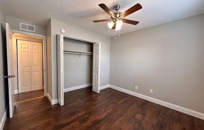 2 beds, 1 bath, 850 sqft, $1,295, Unit E39