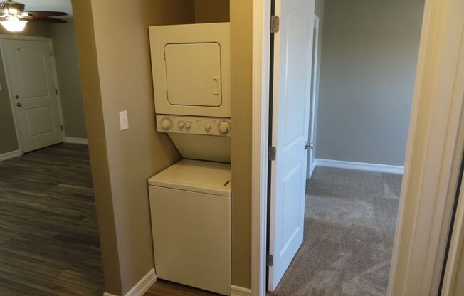 2 beds, 1 bath, 800 sqft, $2,345, Unit 3868.5