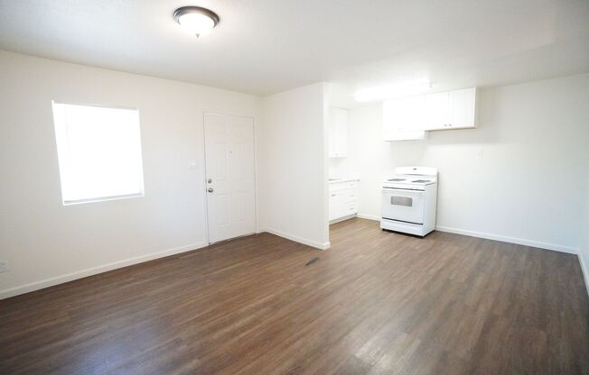 1216 South Ave