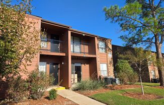 College Station / 2-bed, 2-bath Condo unit for lease. Bedrooms have a split floorplan. Upstairs unit - Cripple Creek Condos
