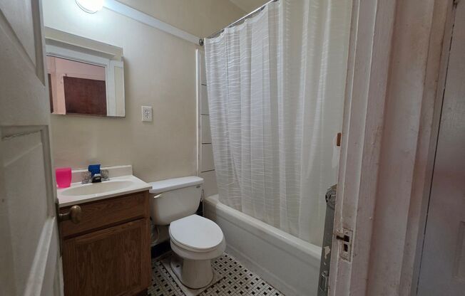 1503-15 E Kane Pl