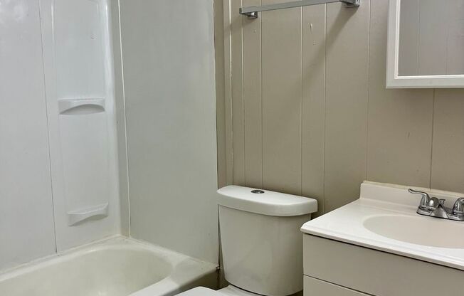 1 bed, 1 bath, 370 sqft, $875, Unit 310