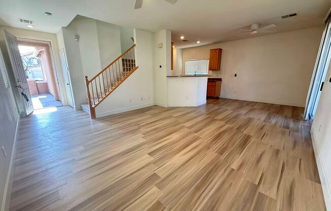 GORGEOUS 2-STORY HOME IN THE VISTAS