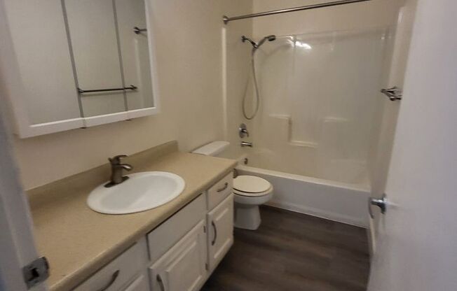 1 bed, 1 bath, 592 sqft, $1,845, Unit 30