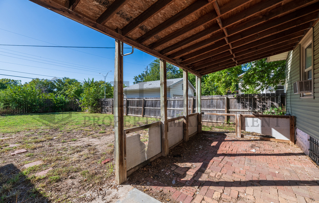645 S POPLAR
