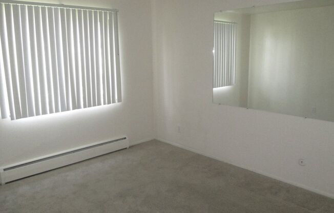 2 beds, 1 bath, 875 sqft, $1,895, Unit 205