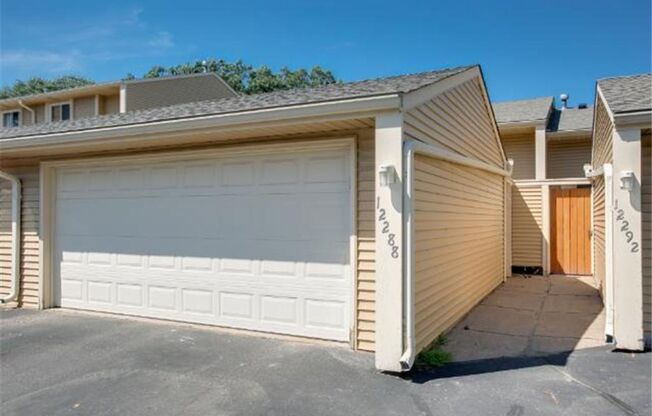 Updated Townhome in Coon Rapids!!  3bed/2bath