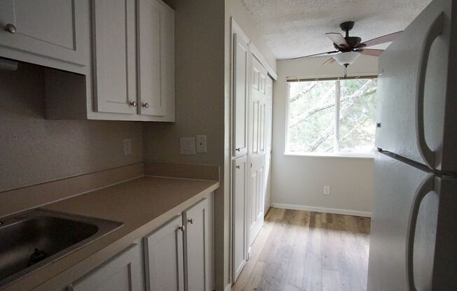 2 beds, 1 bath, $1,465, Unit 3942