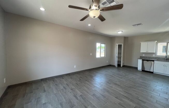 2 beds, 1 bath, 803 sqft, $1,350