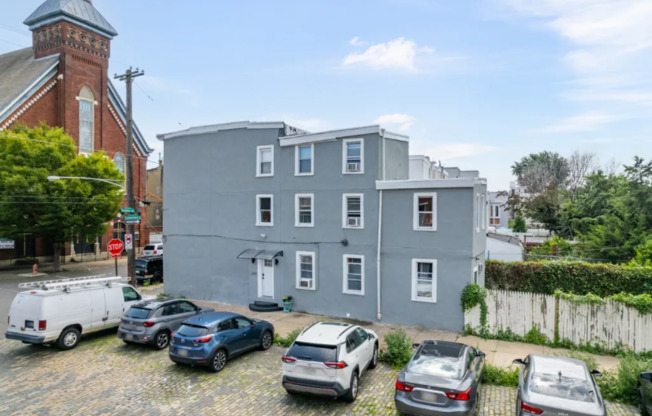 2150 E CUMBERLAND
