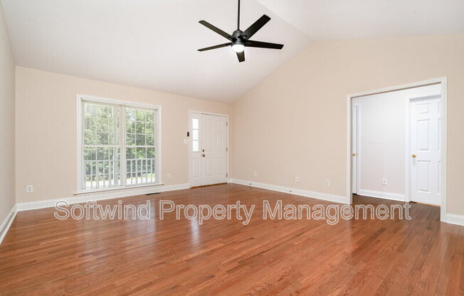 1803 RED BIRD CIR SE